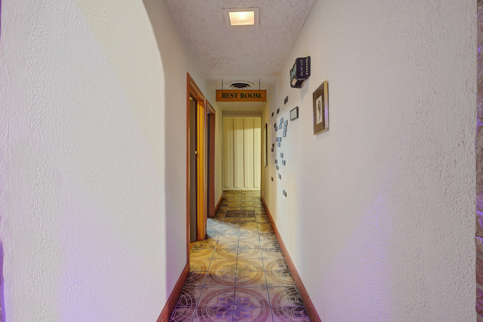 5549 W Belmont Avenue, Chicago, IL 60641