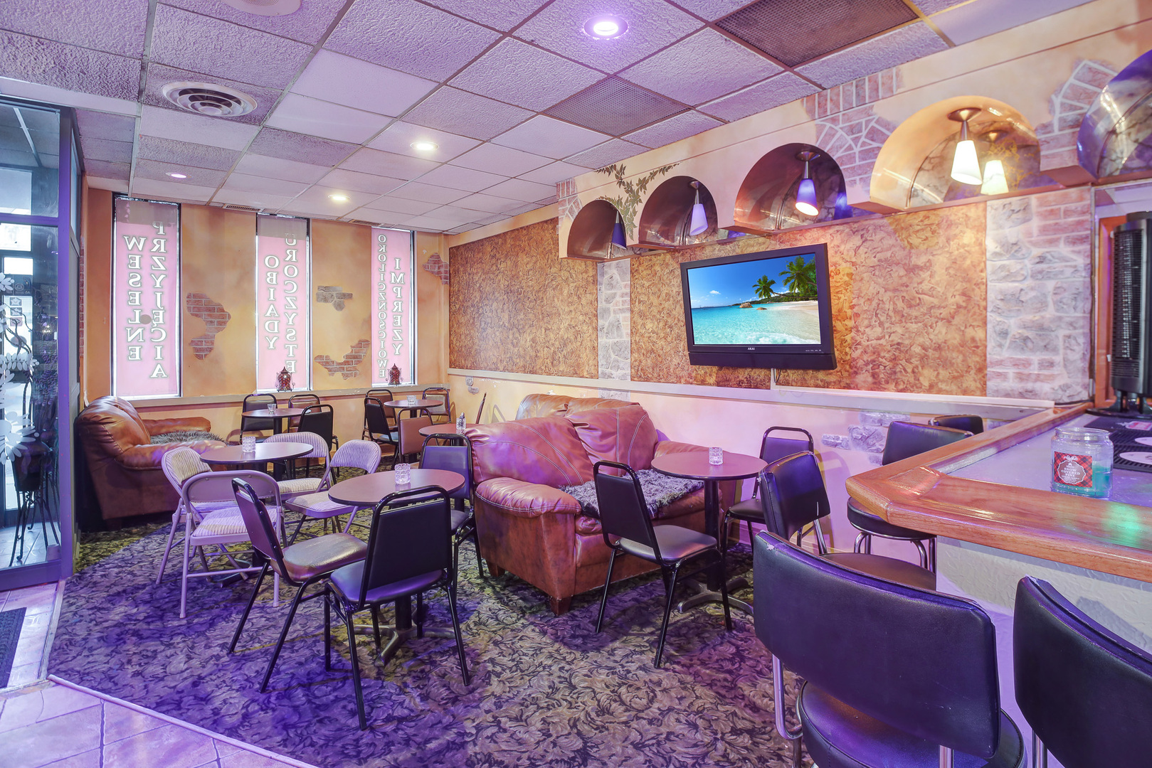 5549 W Belmont Avenue, Chicago, IL 60641