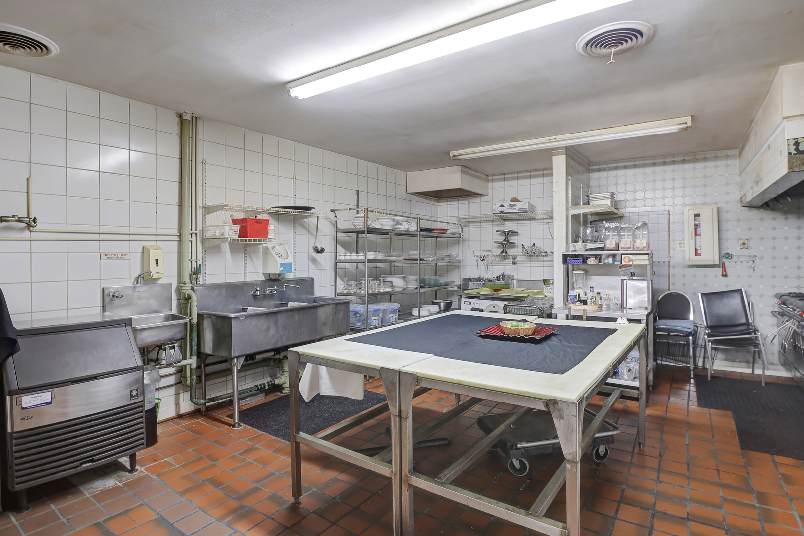 5549 W Belmont Avenue, Chicago, IL 60641