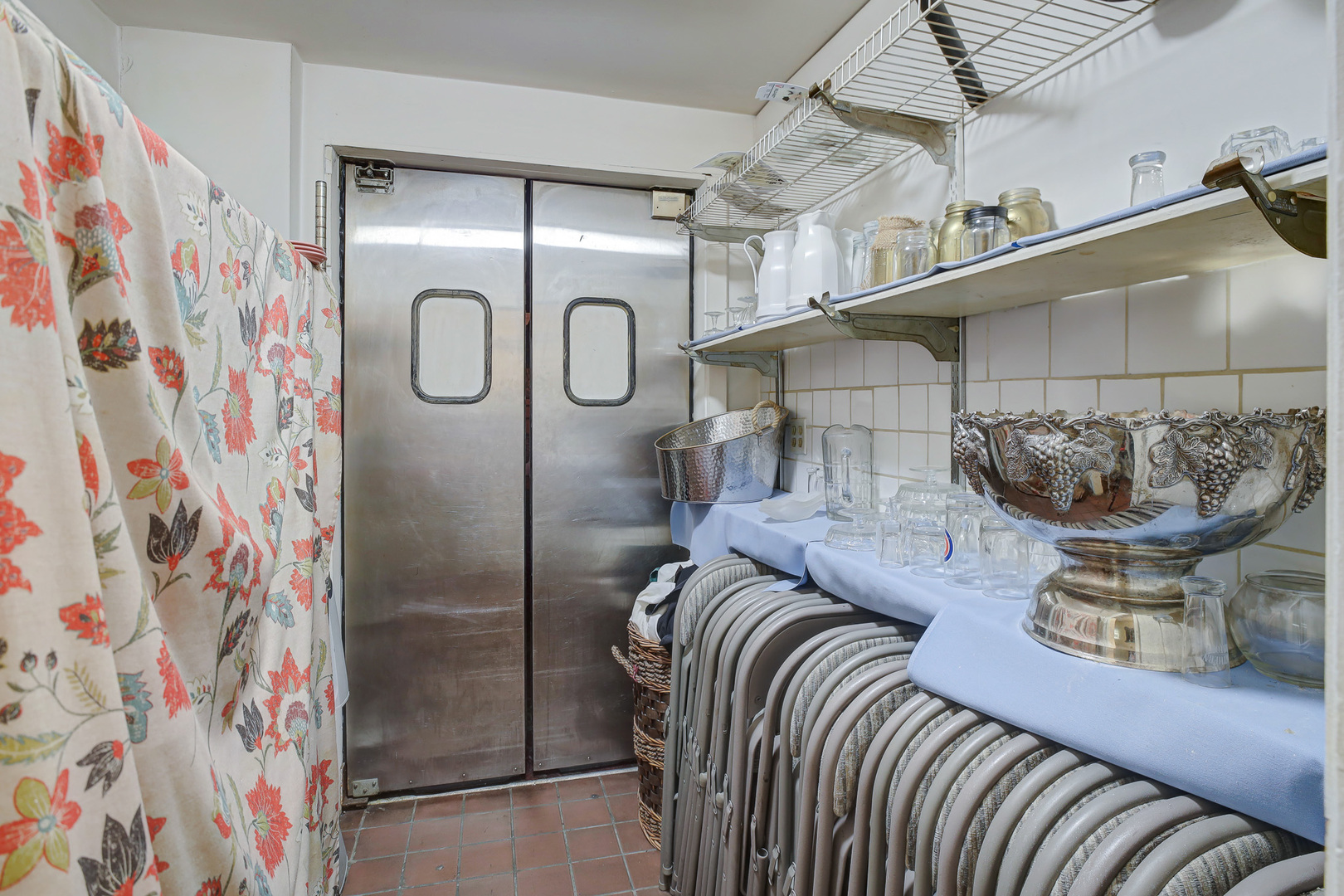 5549 W Belmont Avenue, Chicago, IL 60641