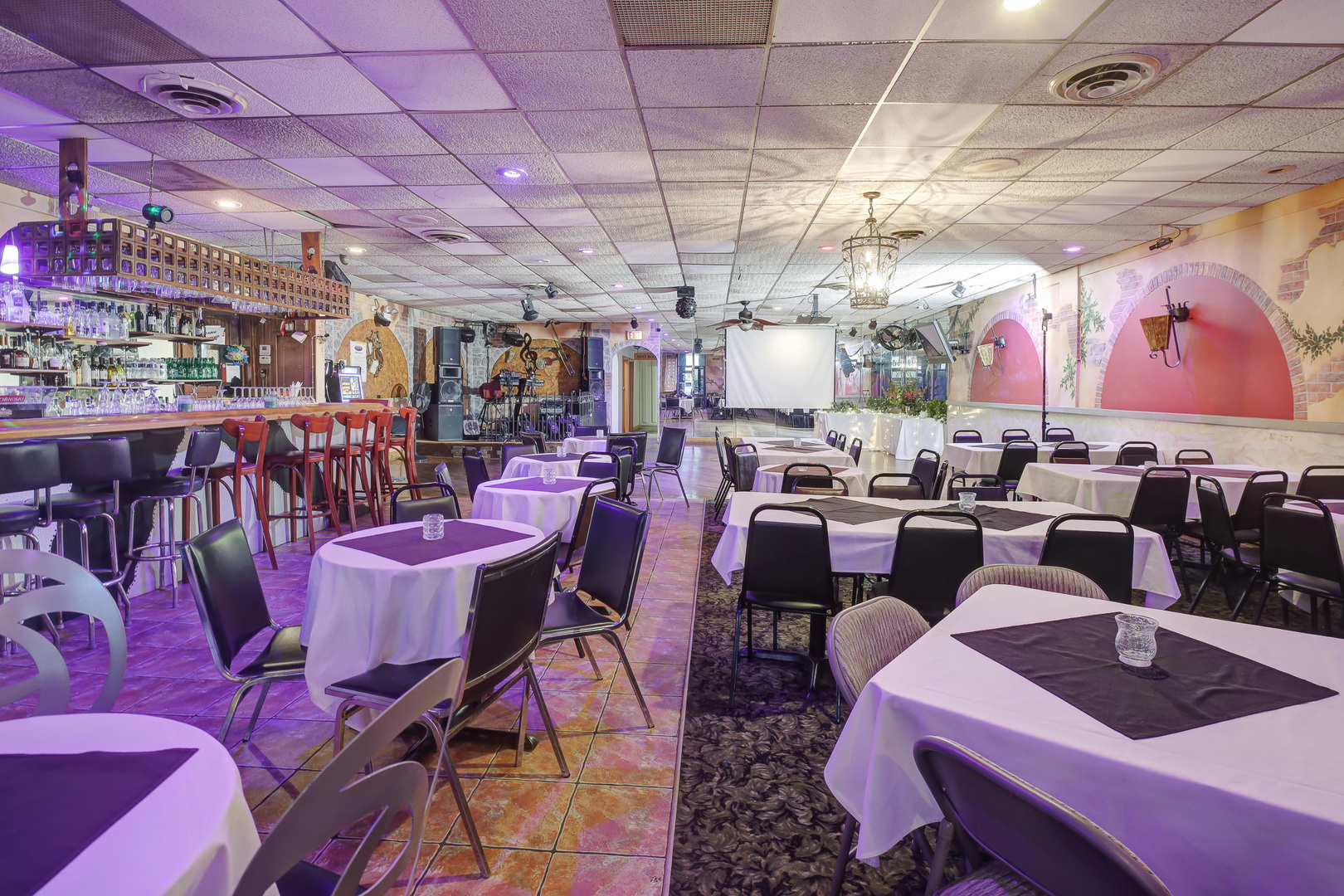 5549 W Belmont Avenue, Chicago, IL 60641