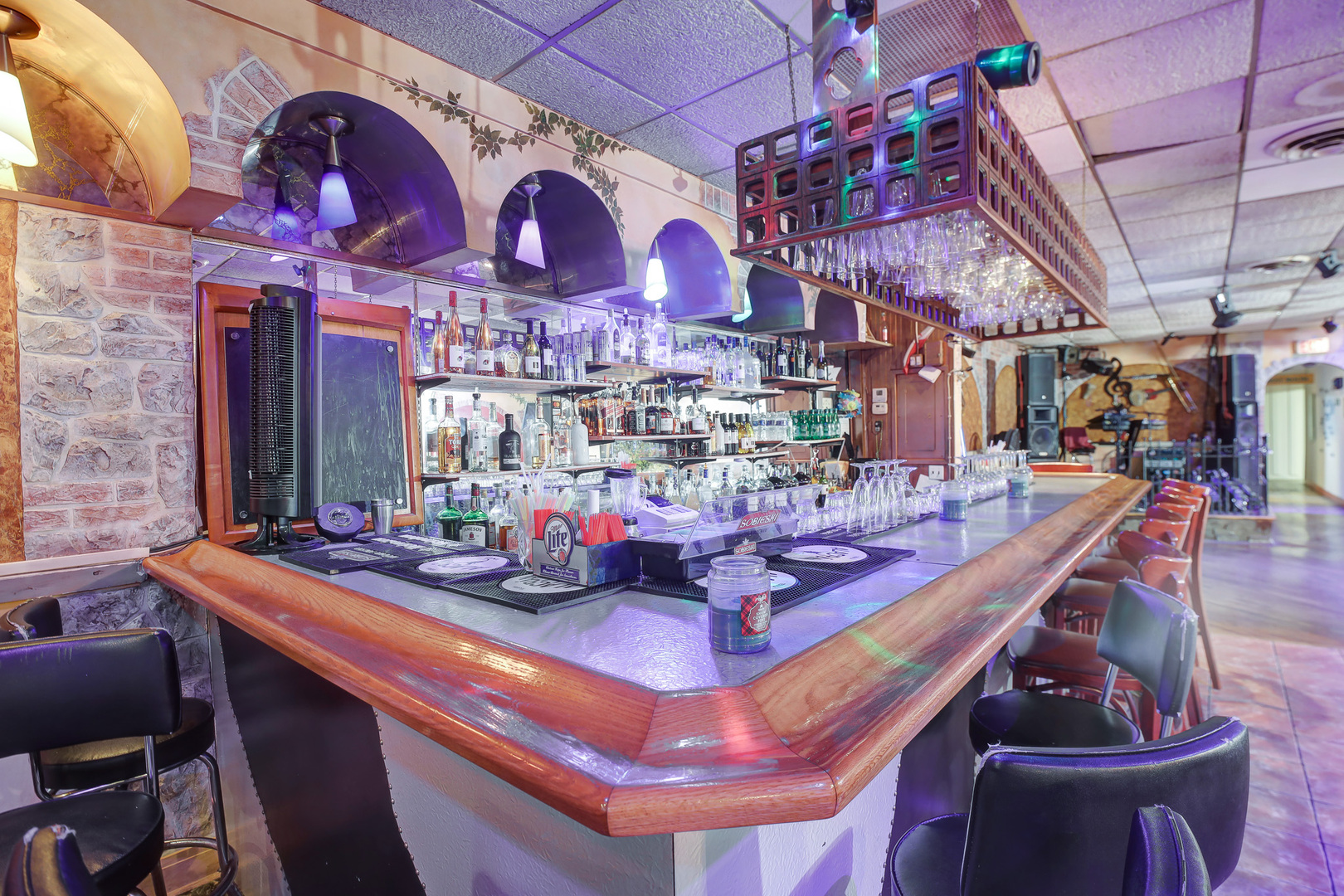 5549 W Belmont Avenue, Chicago, IL 60641