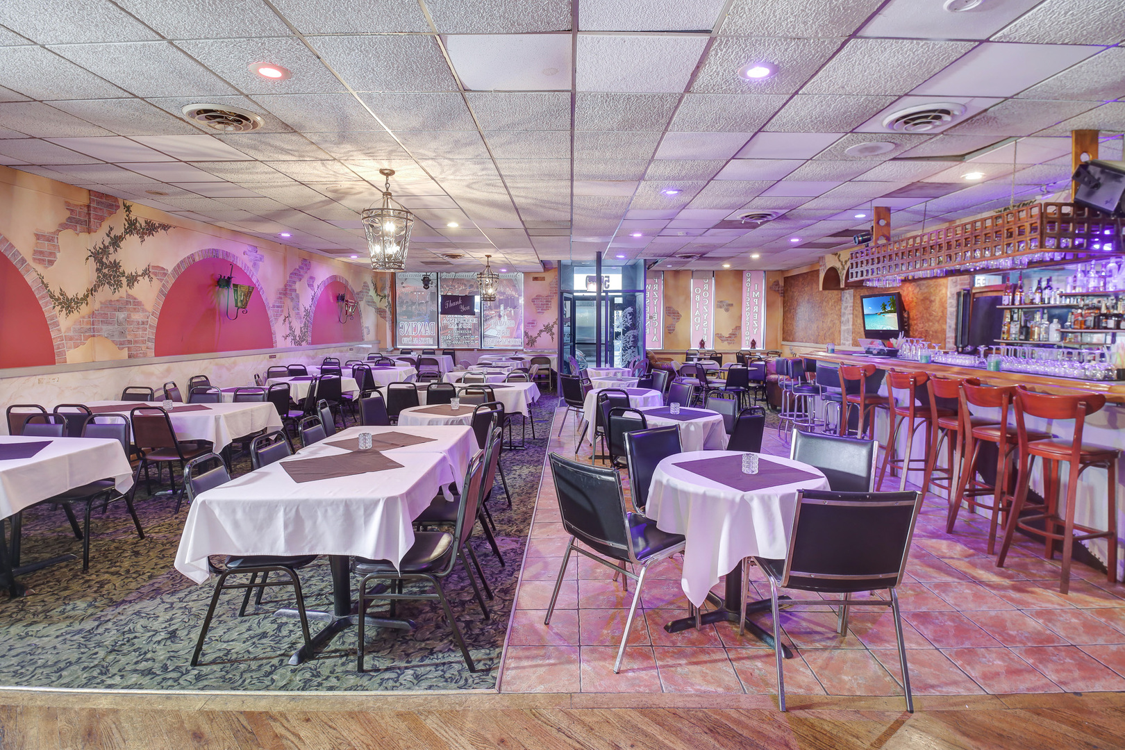 5549 W Belmont Avenue, Chicago, IL 60641