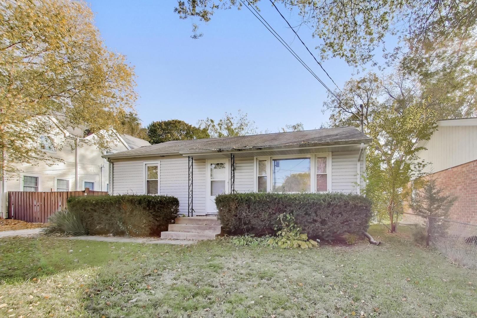 221 HEINE Avenue, Elgin, IL 60123