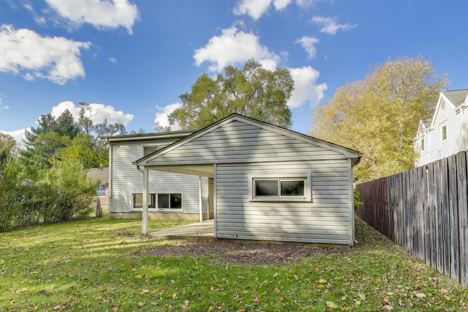 221 HEINE Avenue, Elgin, IL 60123