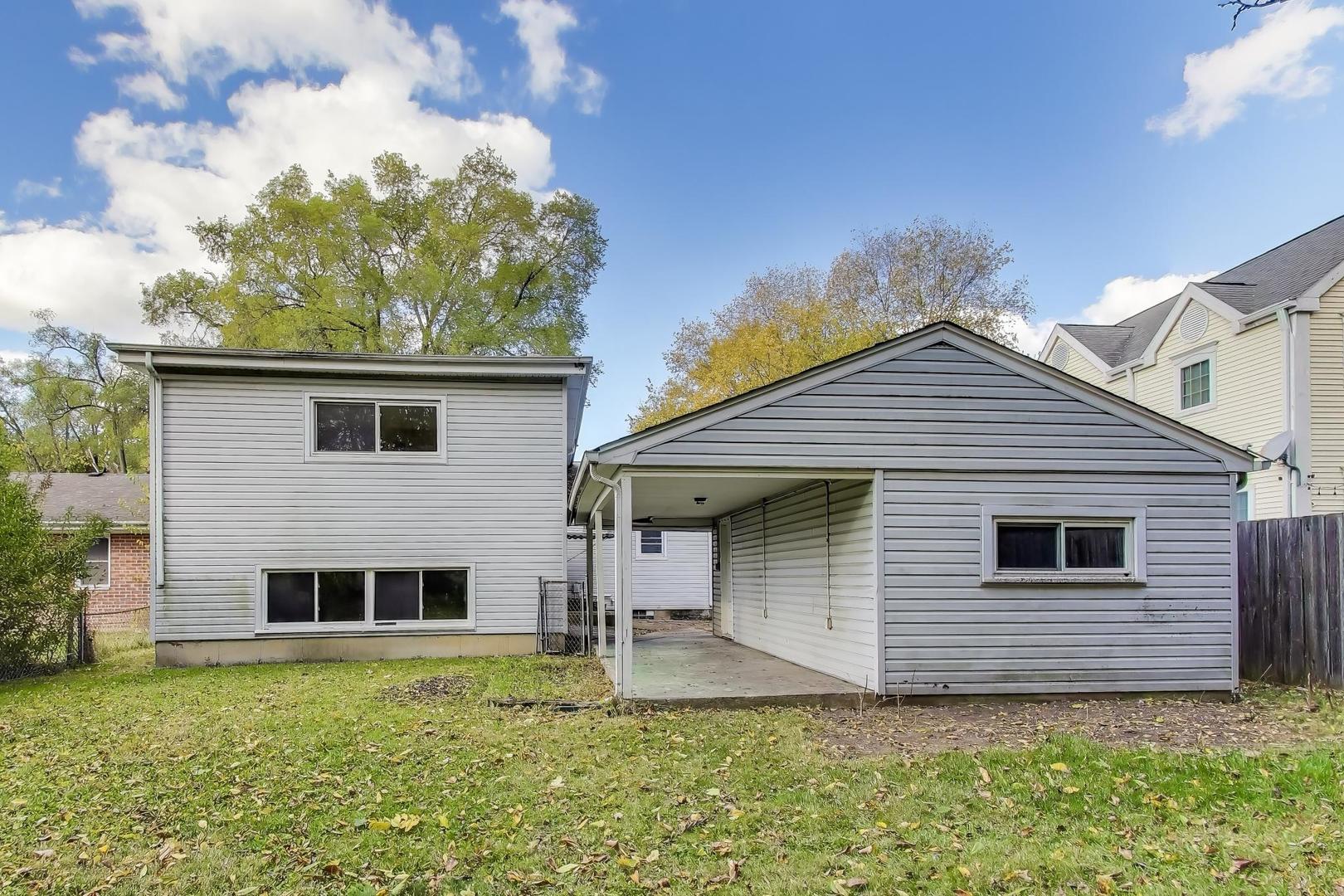 221 HEINE Avenue, Elgin, IL 60123