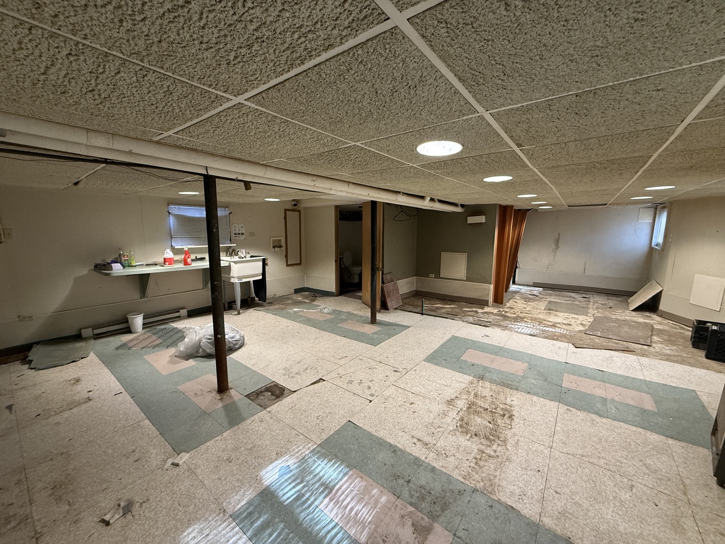 15245 State Street, South Holland, IL 60473