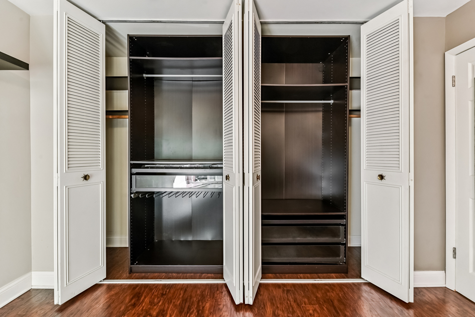 6961 N Oakley Avenue #210, Chicago, IL 60645