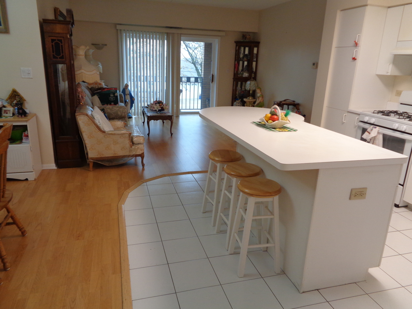 7400 W Lawrence Avenue #229, Harwood Heights, IL 60706