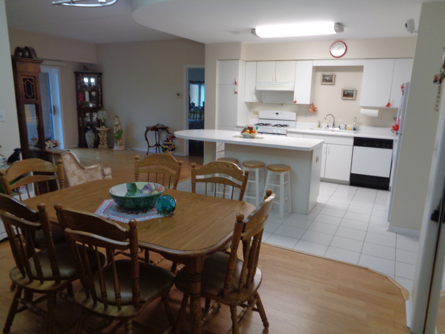 7400 W Lawrence Avenue #229, Harwood Heights, IL 60706