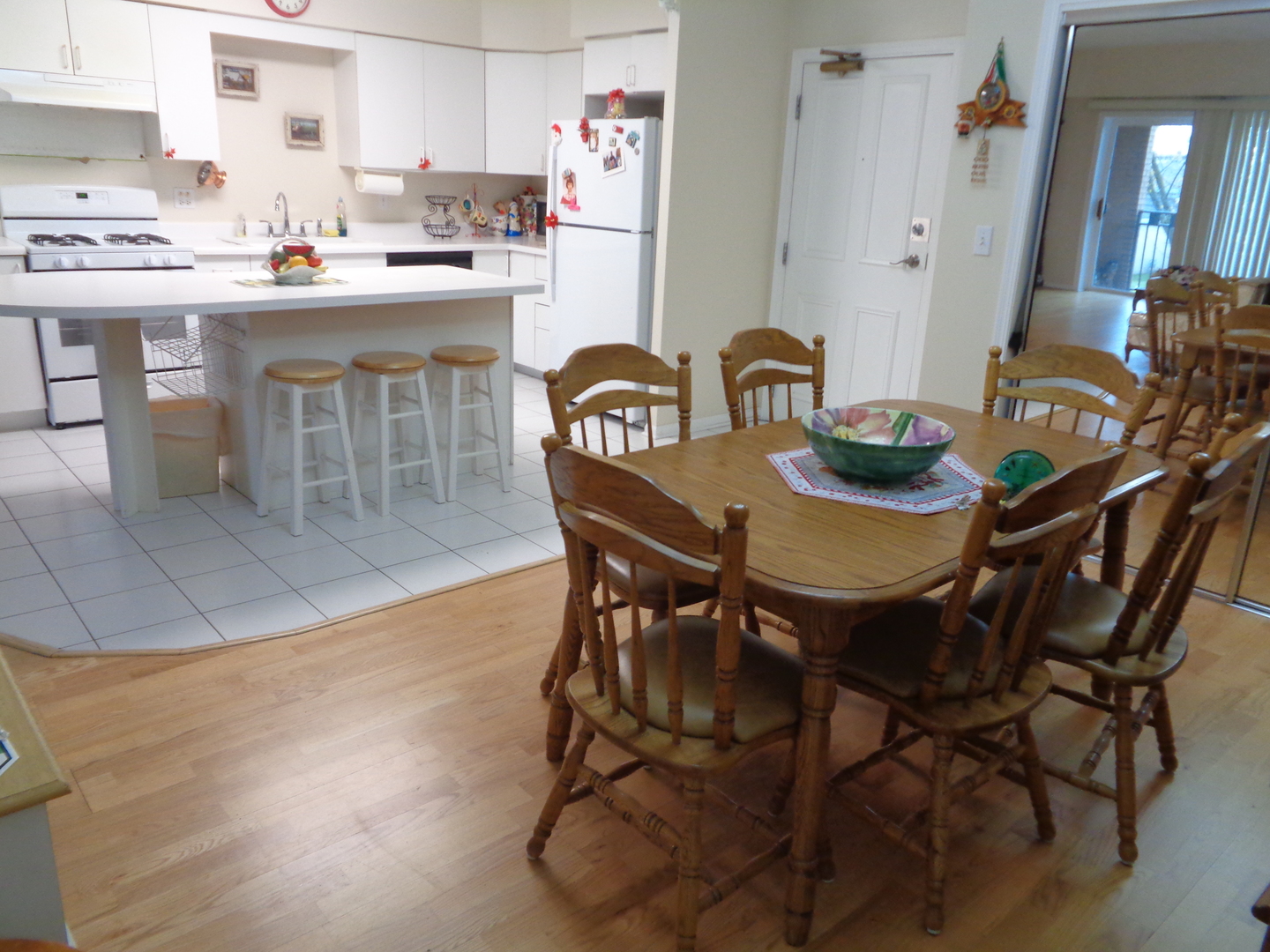 7400 W Lawrence Avenue #229, Harwood Heights, IL 60706