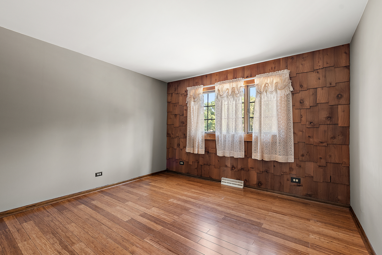 16753 S Bell Road, Homer Glen, IL 60491