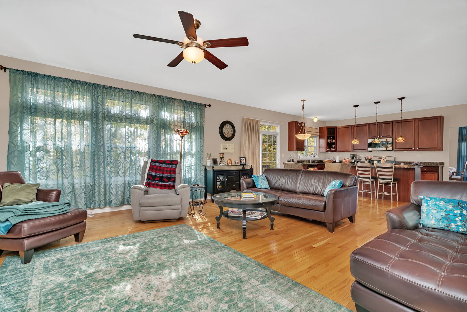 26305 W Ravine Woods Drive, Channahon, IL 60410