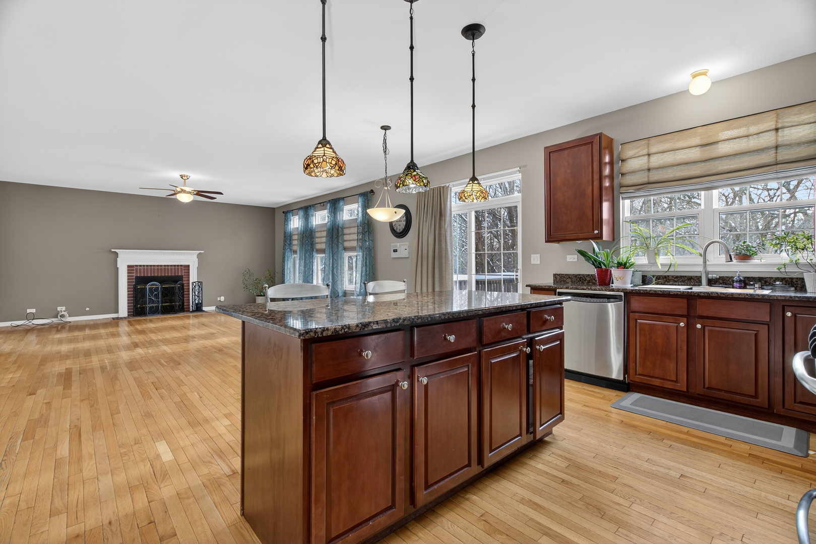 26305 W Ravine Woods Drive, Channahon, IL 60410