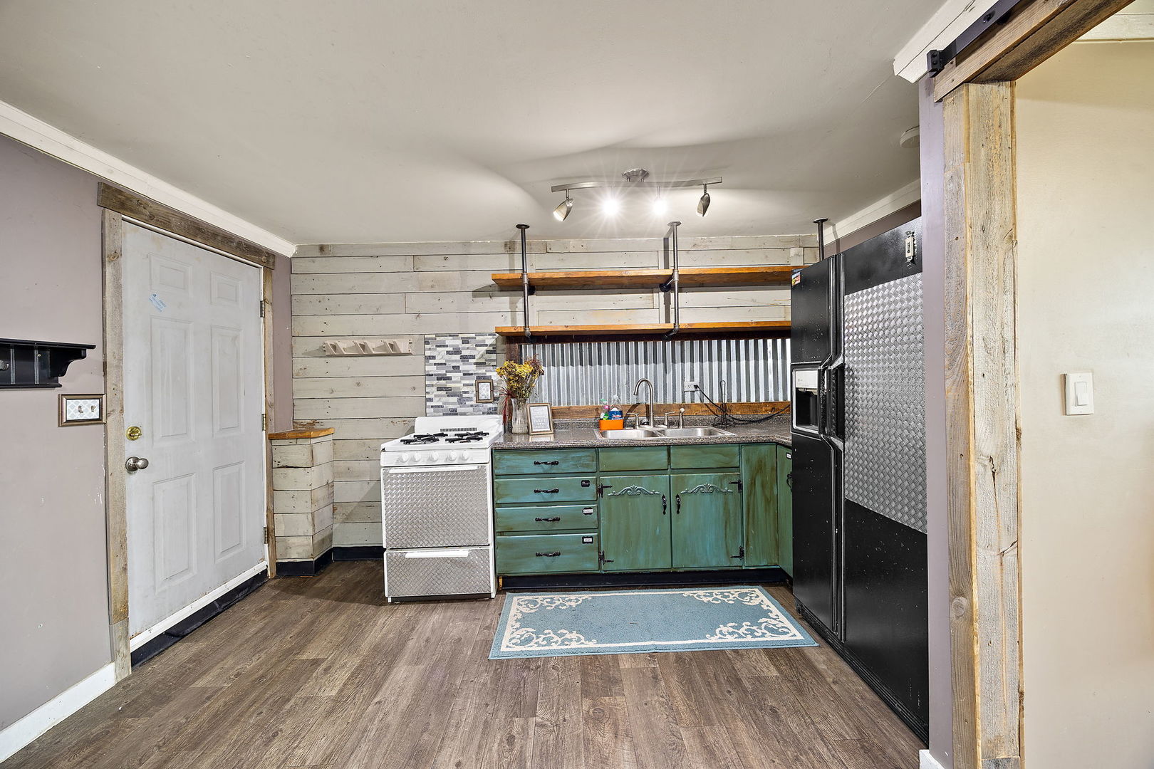 445 S Ellis Street, Bensenville, IL 60106