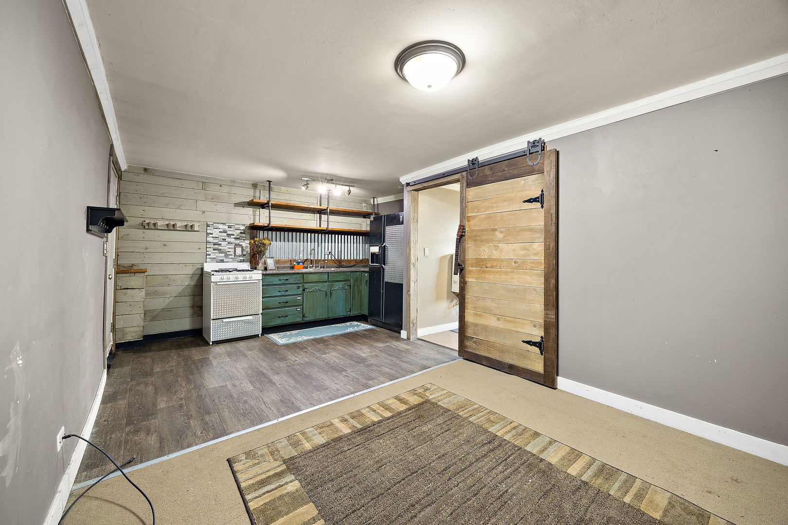 445 S Ellis Street, Bensenville, IL 60106