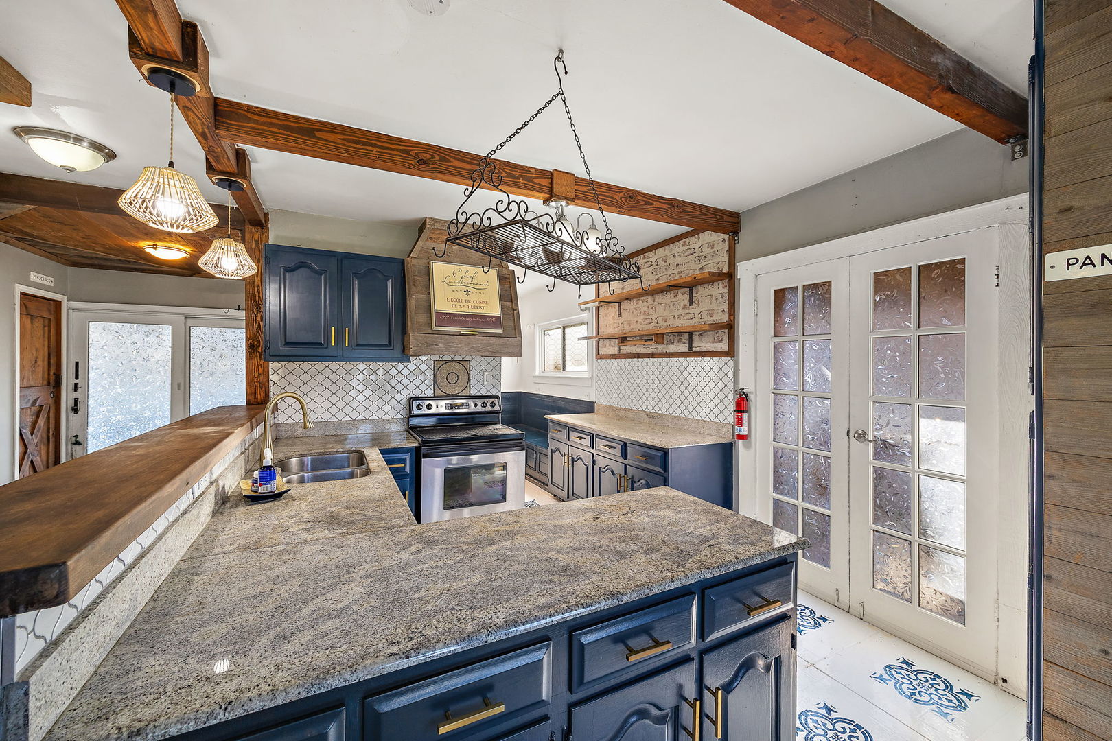 445 S Ellis Street, Bensenville, IL 60106