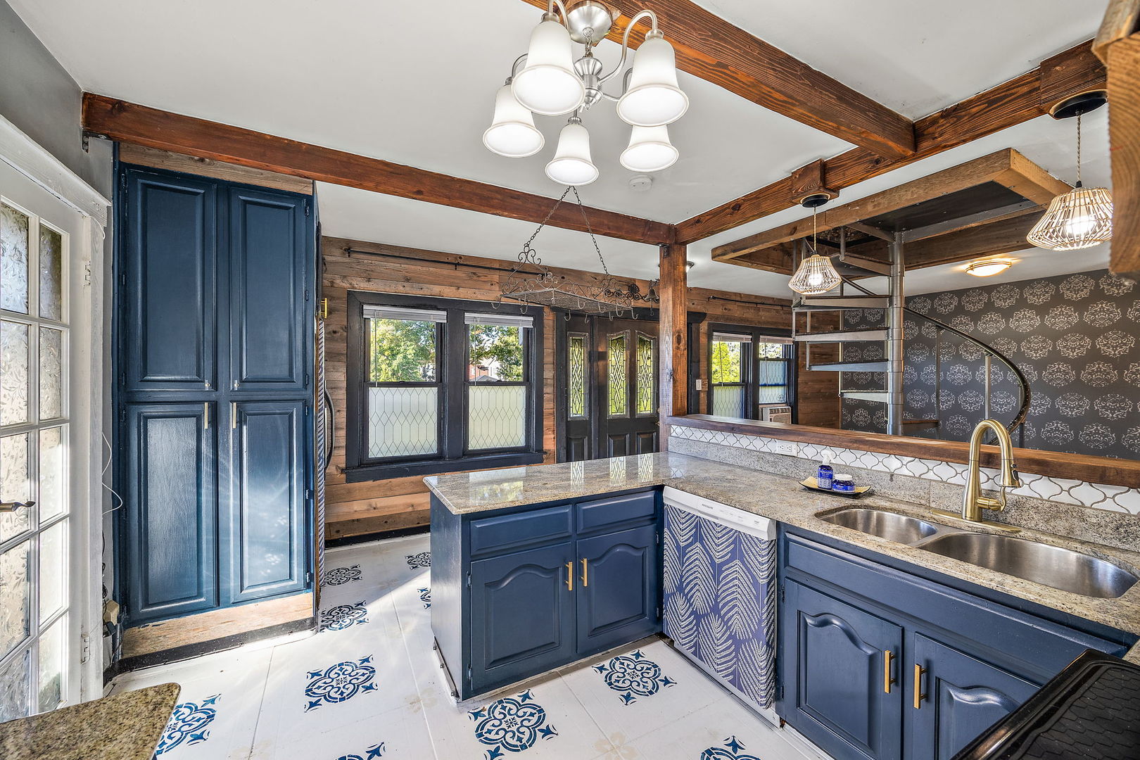 445 S Ellis Street, Bensenville, IL 60106