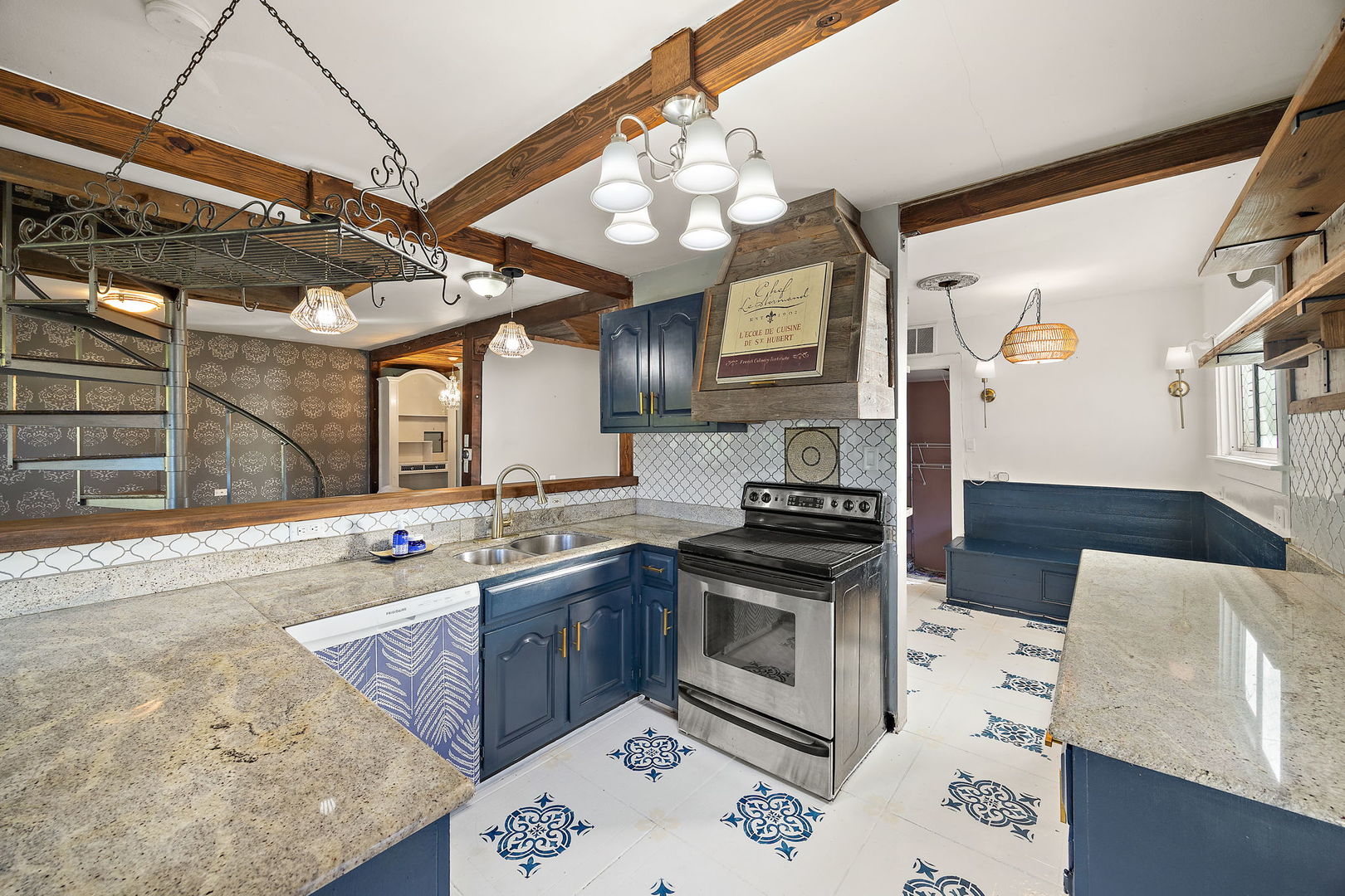 445 S Ellis Street, Bensenville, IL 60106