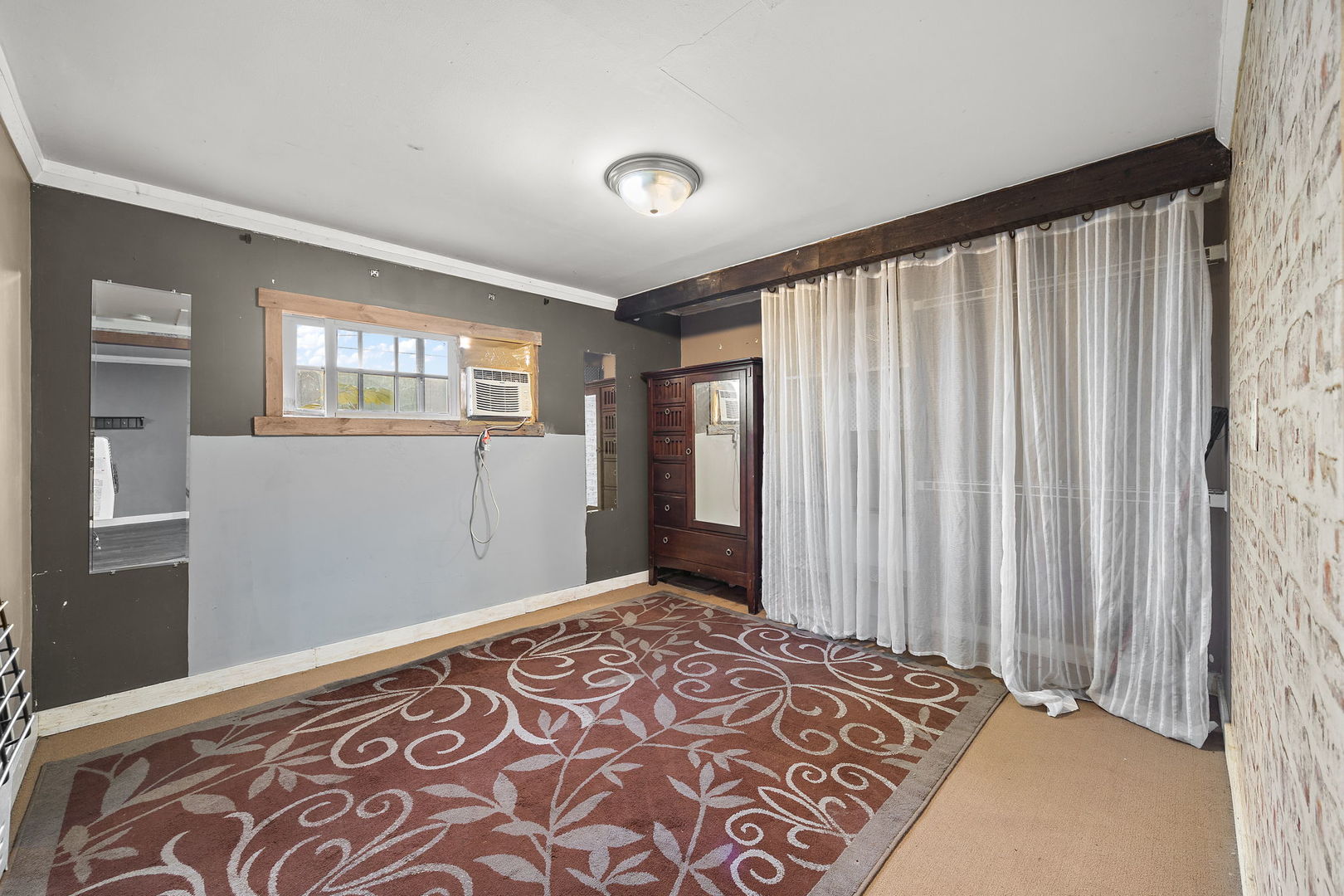 445 S Ellis Street, Bensenville, IL 60106