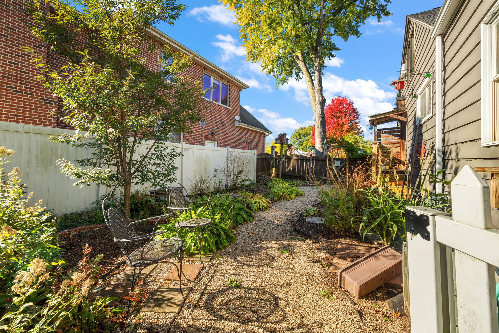 445 S Ellis Street, Bensenville, IL 60106