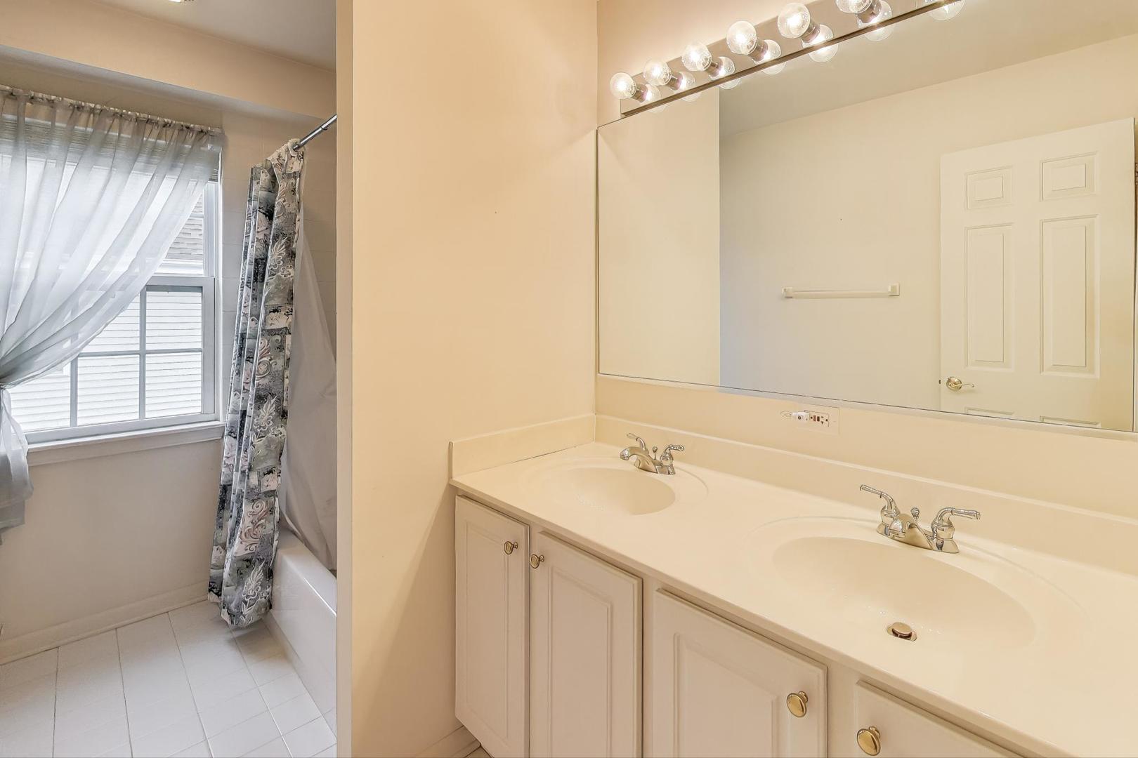 5714 Highland Drive, Palatine, IL 60067