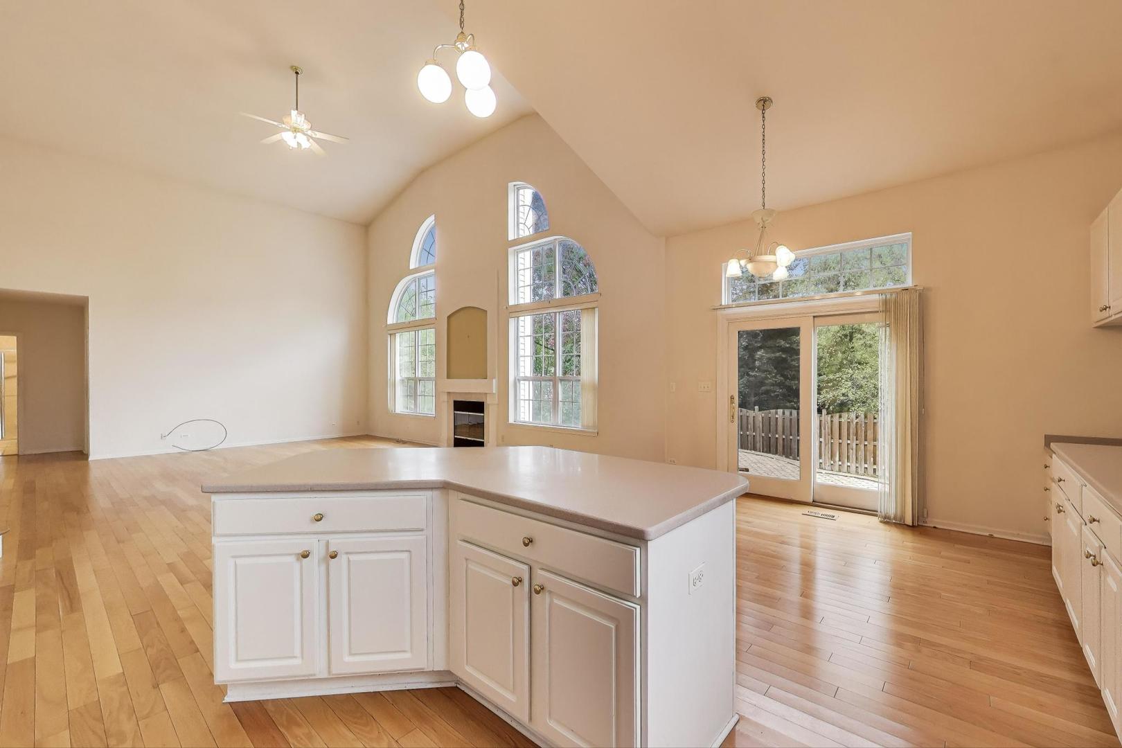 5714 Highland Drive, Palatine, IL 60067