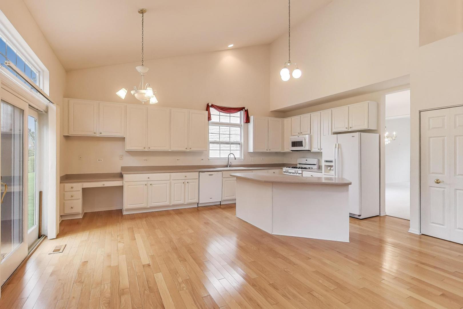 5714 Highland Drive, Palatine, IL 60067