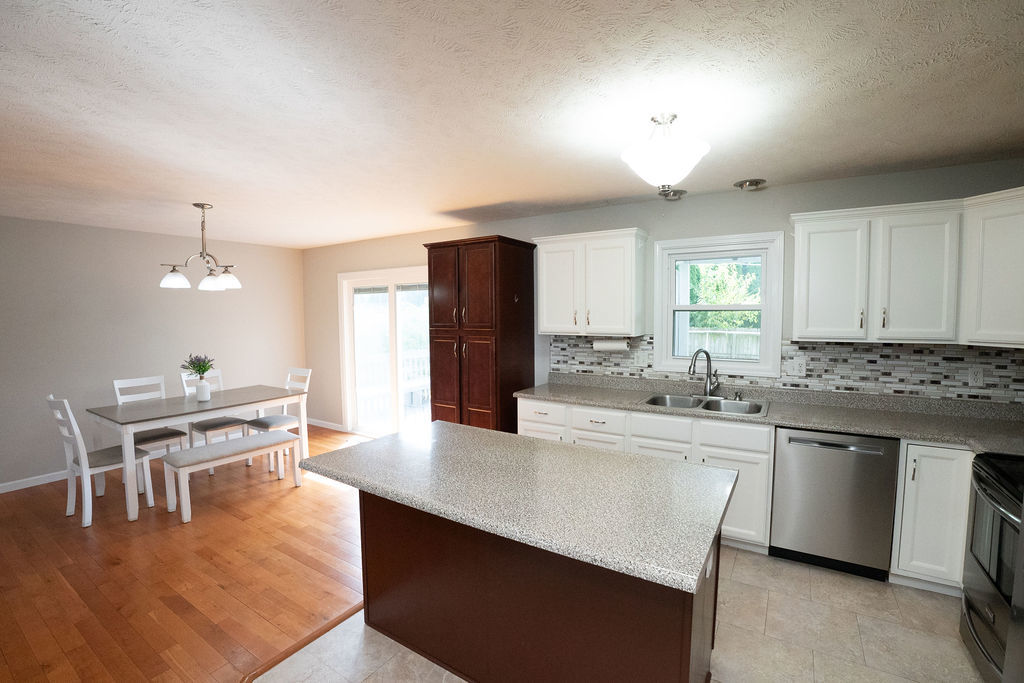 1708 Royal Pointe Drive, Bloomington, IL 61704