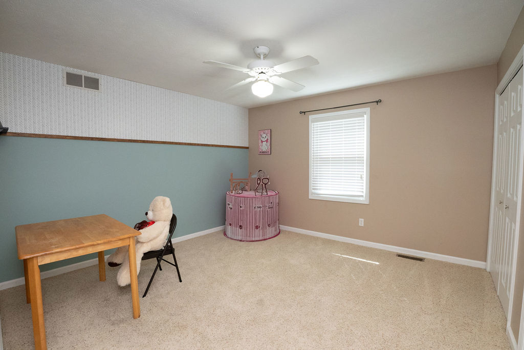 1708 Royal Pointe Drive, Bloomington, IL 61704