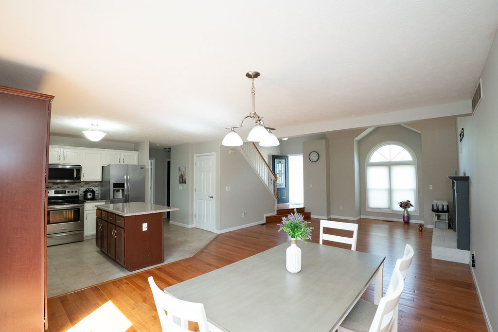 1708 Royal Pointe Drive, Bloomington, IL 61704