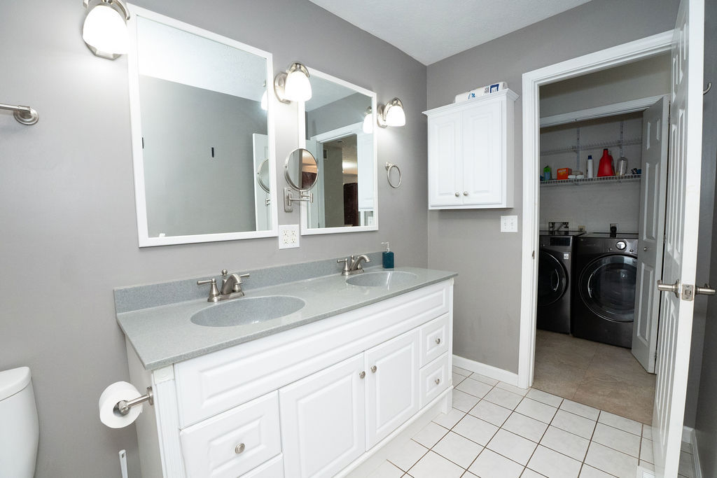 1708 Royal Pointe Drive, Bloomington, IL 61704