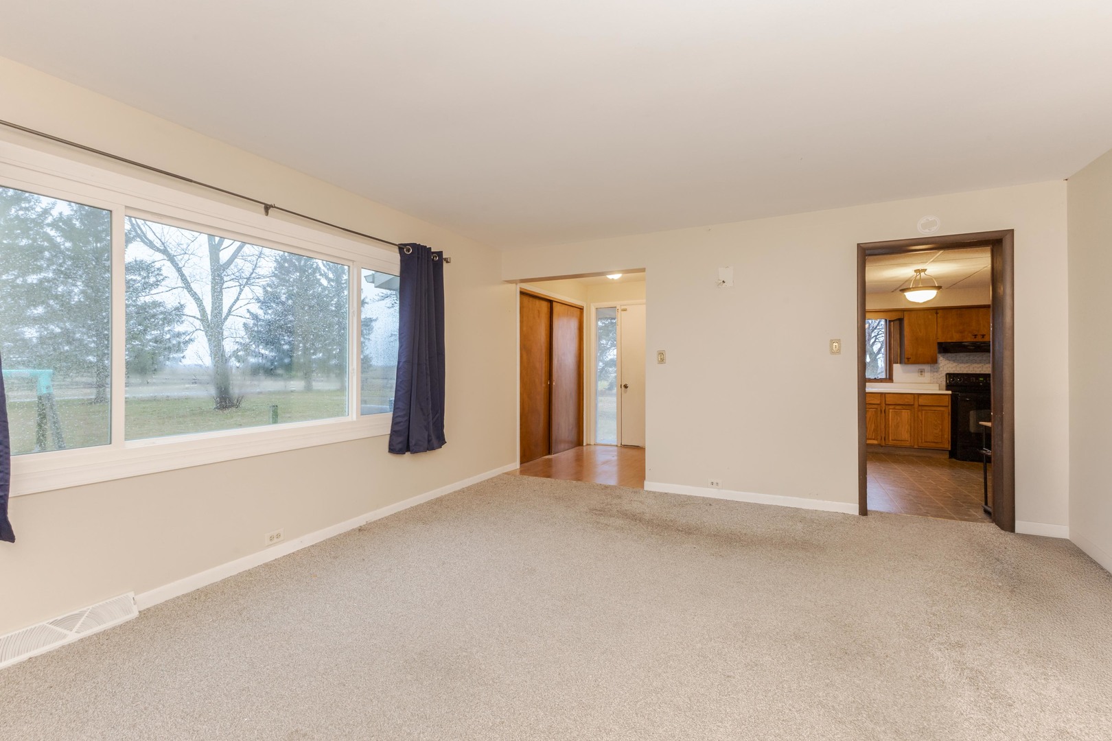 4043 N 3000 East Road, Strawn, IL 61775