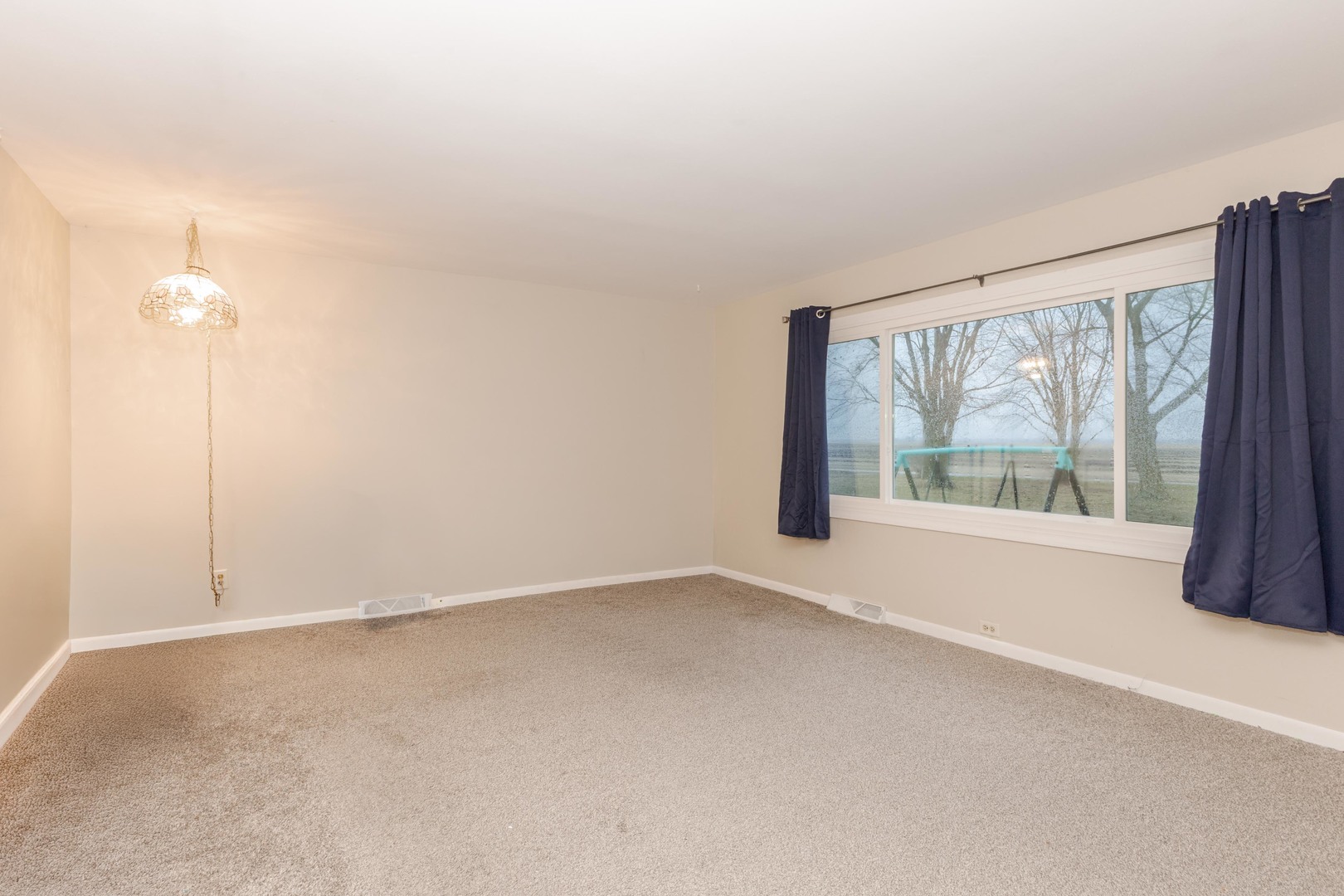 4043 N 3000 East Road, Strawn, IL 61775