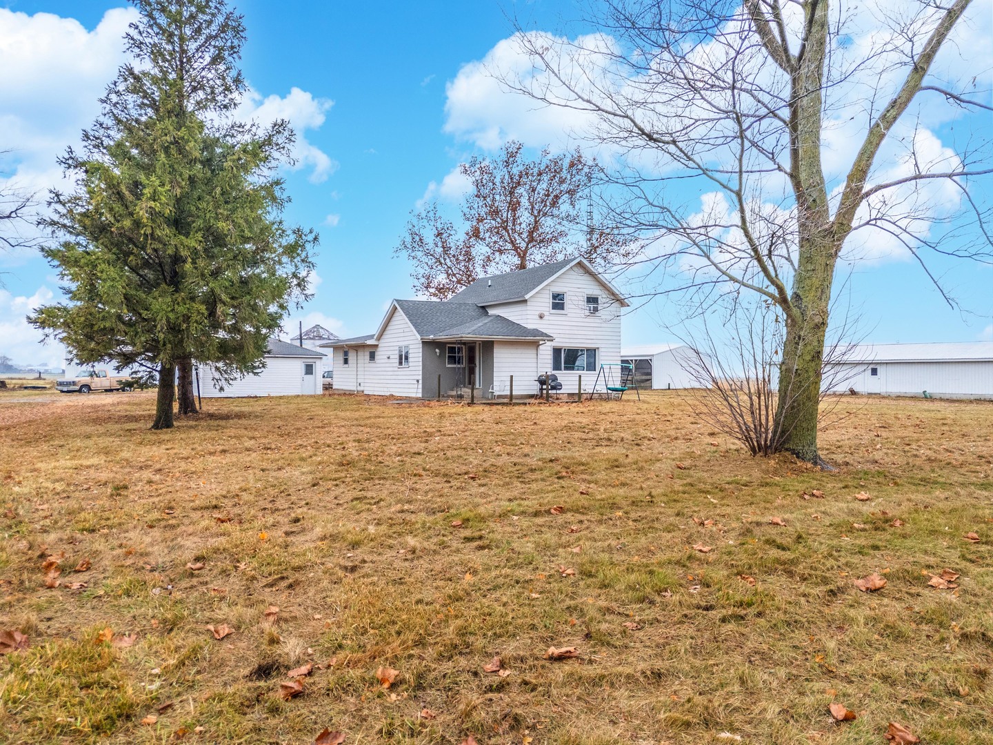 4043 N 3000 East Road, Strawn, IL 61775