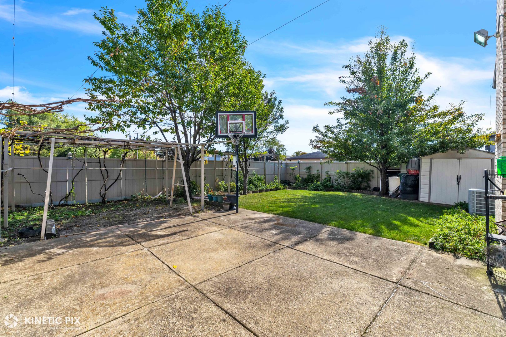 8619 Linder Avenue, Burbank, IL 60459