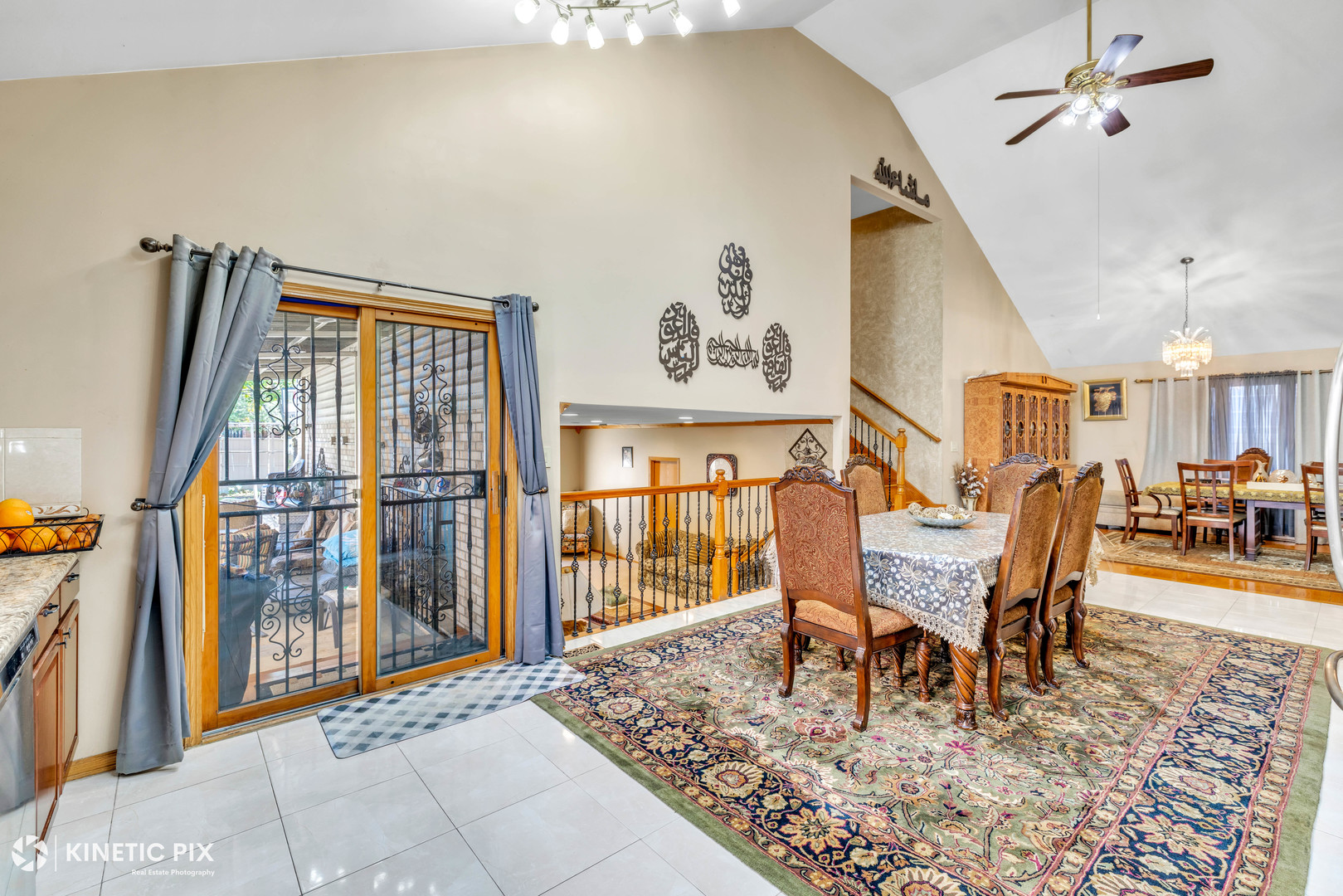 8619 Linder Avenue, Burbank, IL 60459