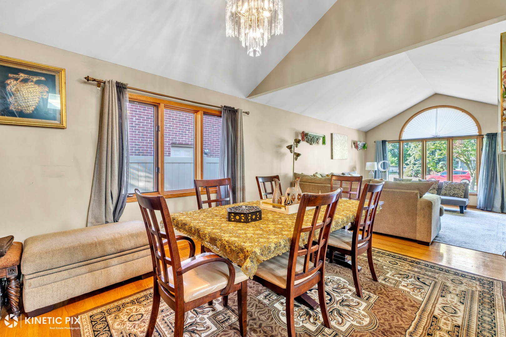 8619 Linder Avenue, Burbank, IL 60459