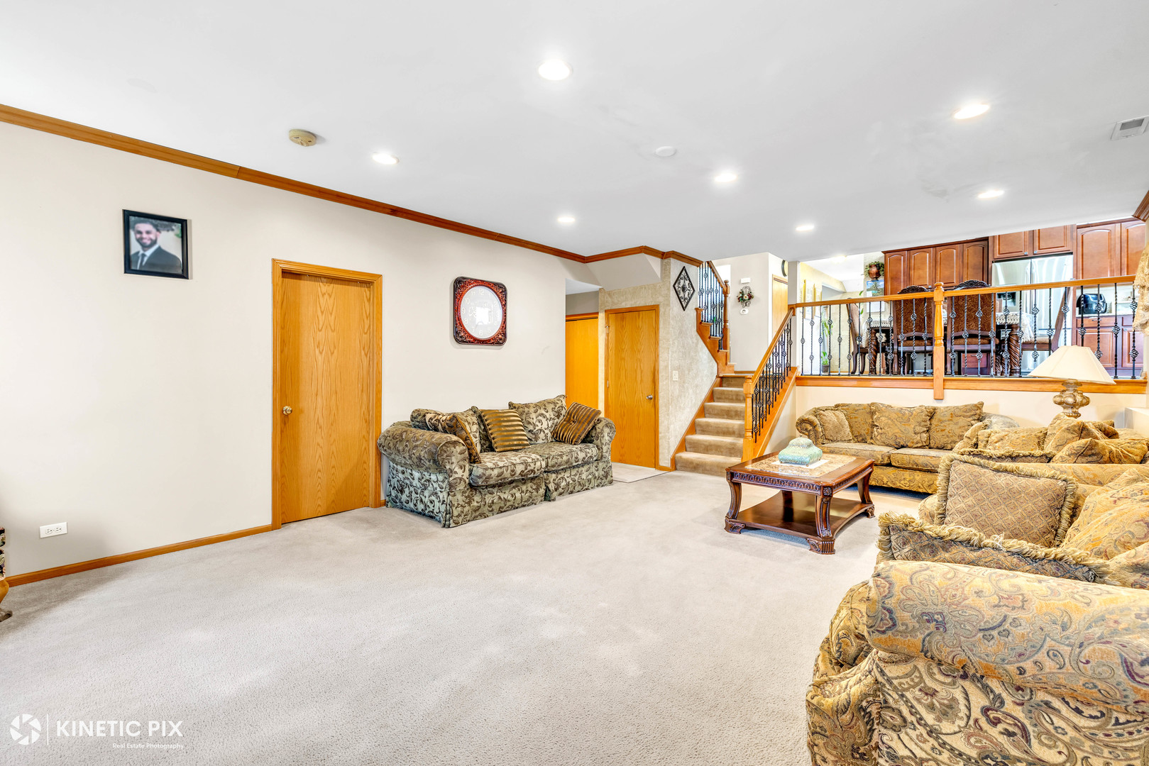 8619 Linder Avenue, Burbank, IL 60459