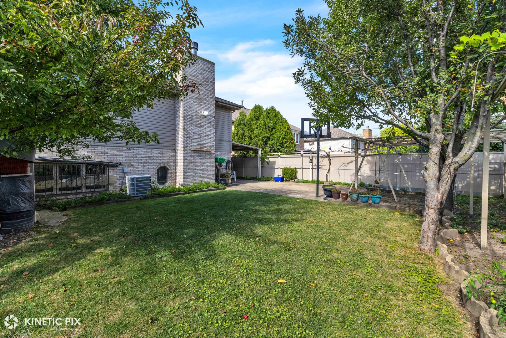 8619 Linder Avenue, Burbank, IL 60459