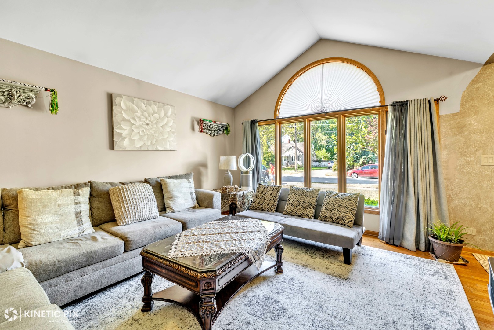 8619 Linder Avenue, Burbank, IL 60459