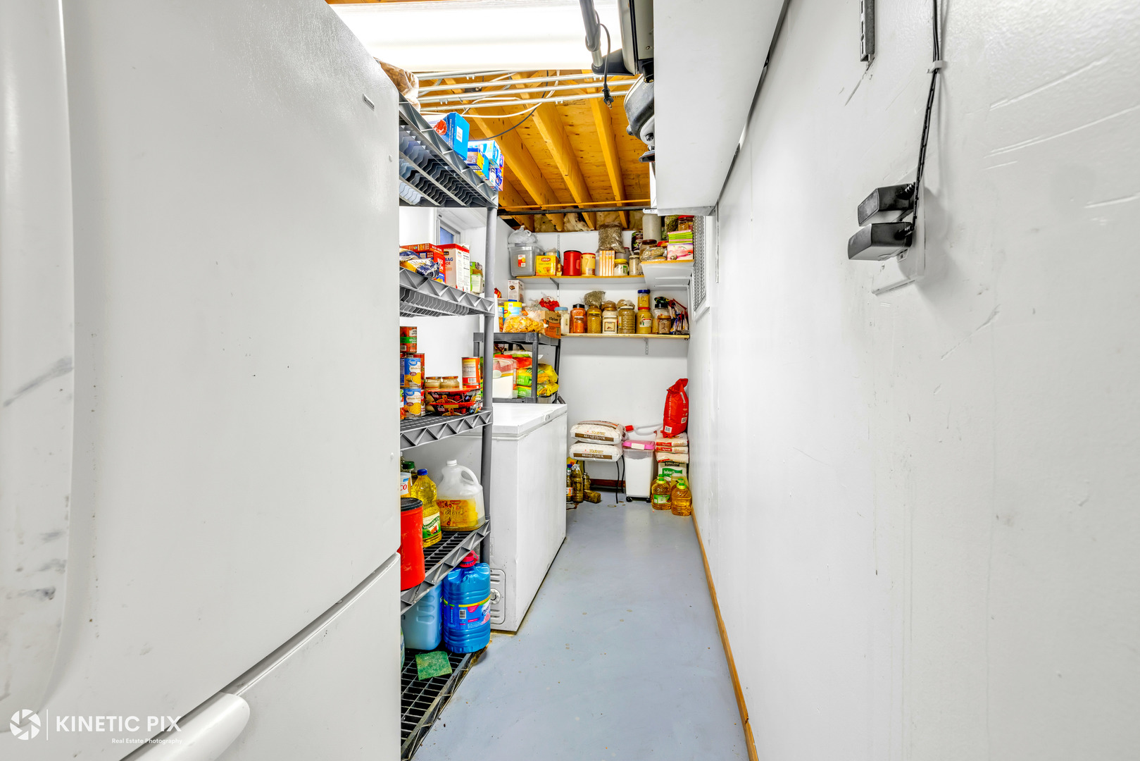 8619 Linder Avenue, Burbank, IL 60459