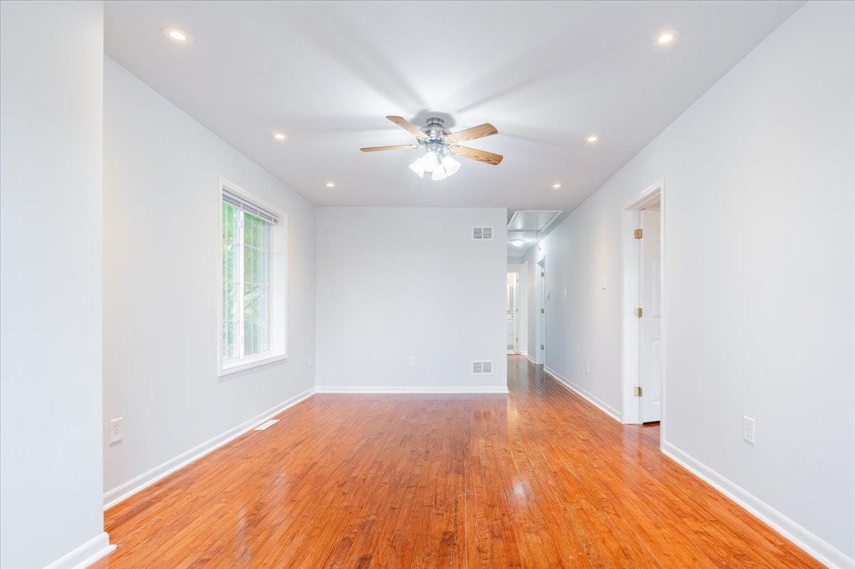 218 E Peoria Street, Piper City, IL 60959