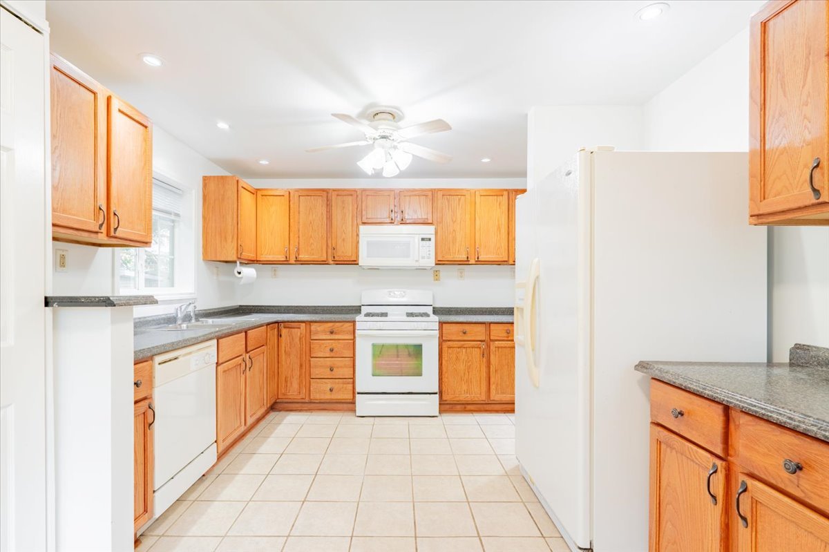 218 E Peoria Street, Piper City, IL 60959