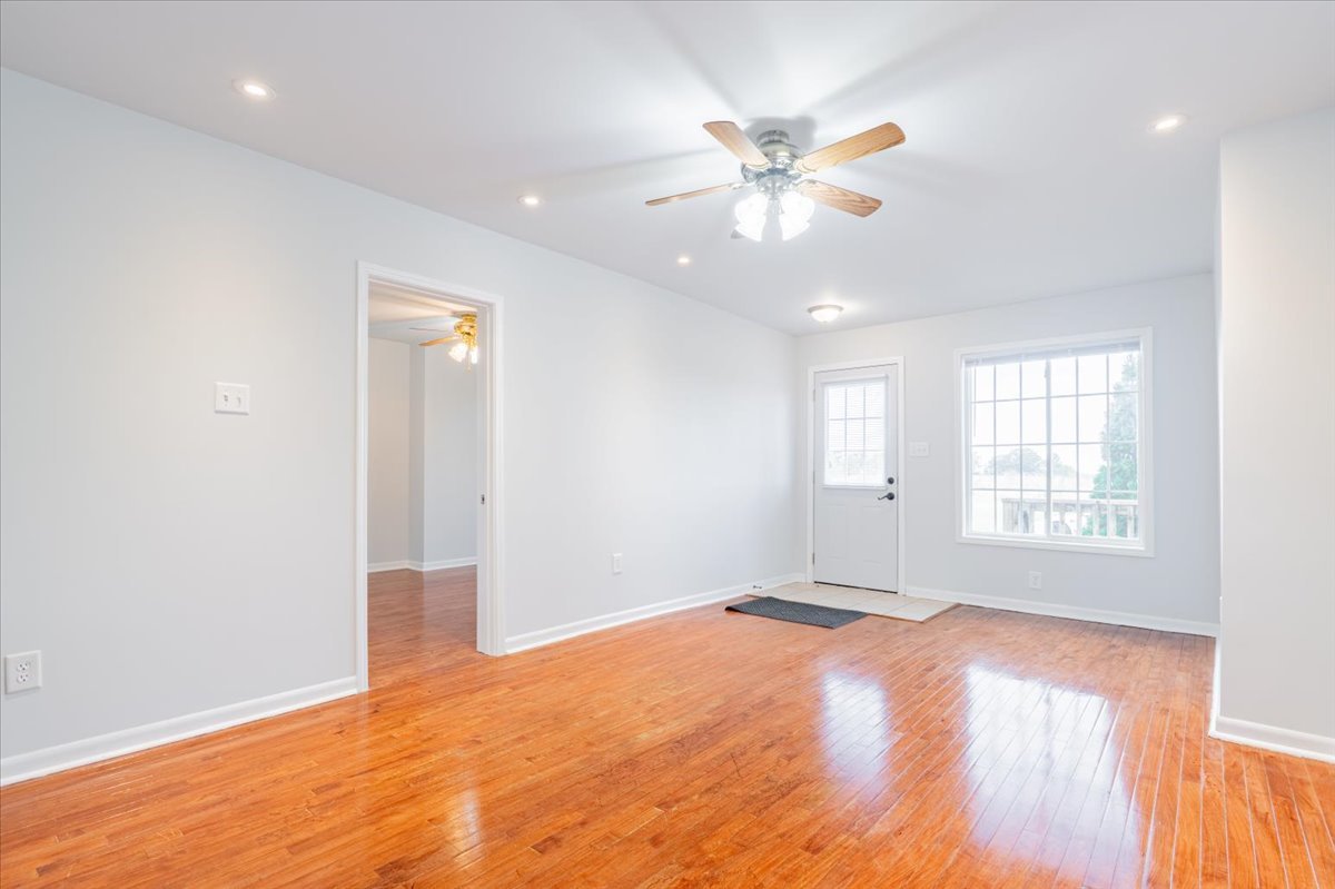 218 E Peoria Street, Piper City, IL 60959