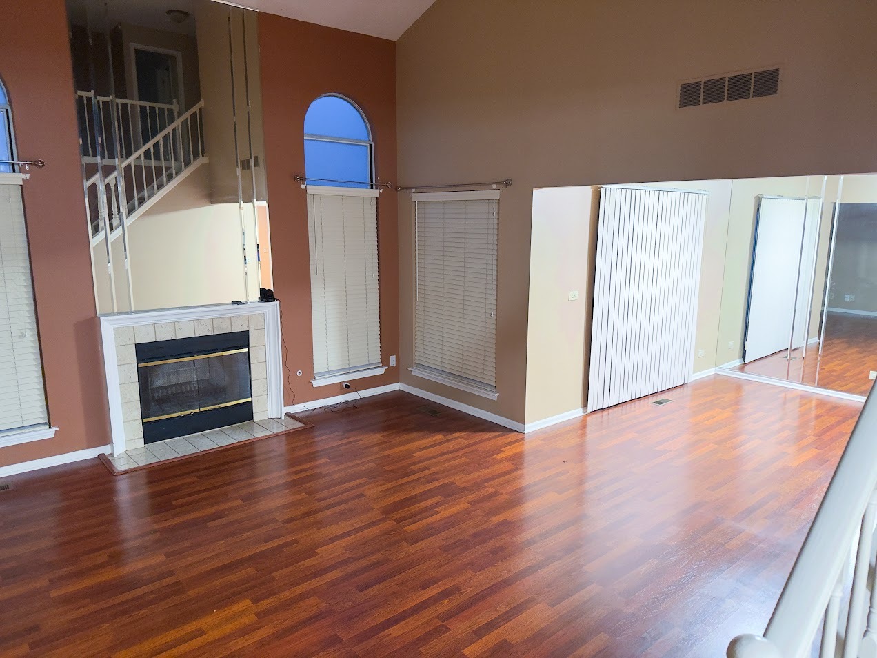 1042 Ridgefield Circle #1042, Carol Stream, IL 60188