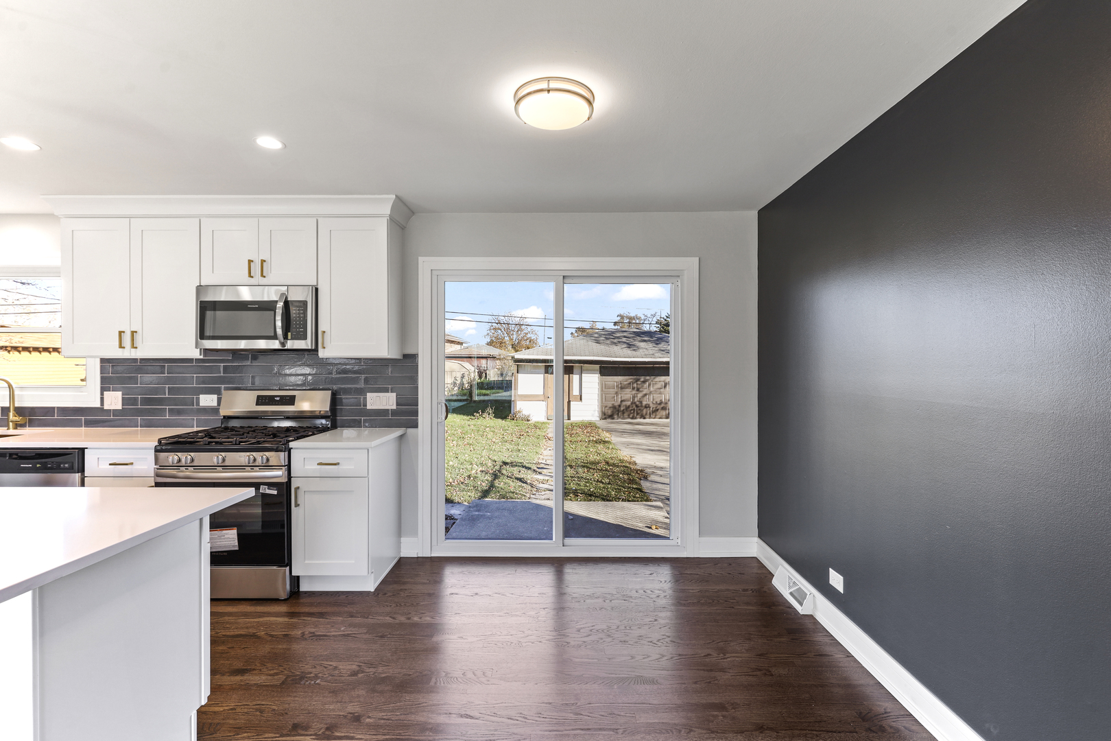 8409 Newland Avenue, Burbank, IL 60459