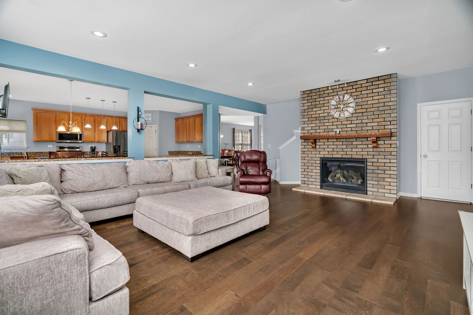 1002 Angelica Circle, Joliet, IL 60431