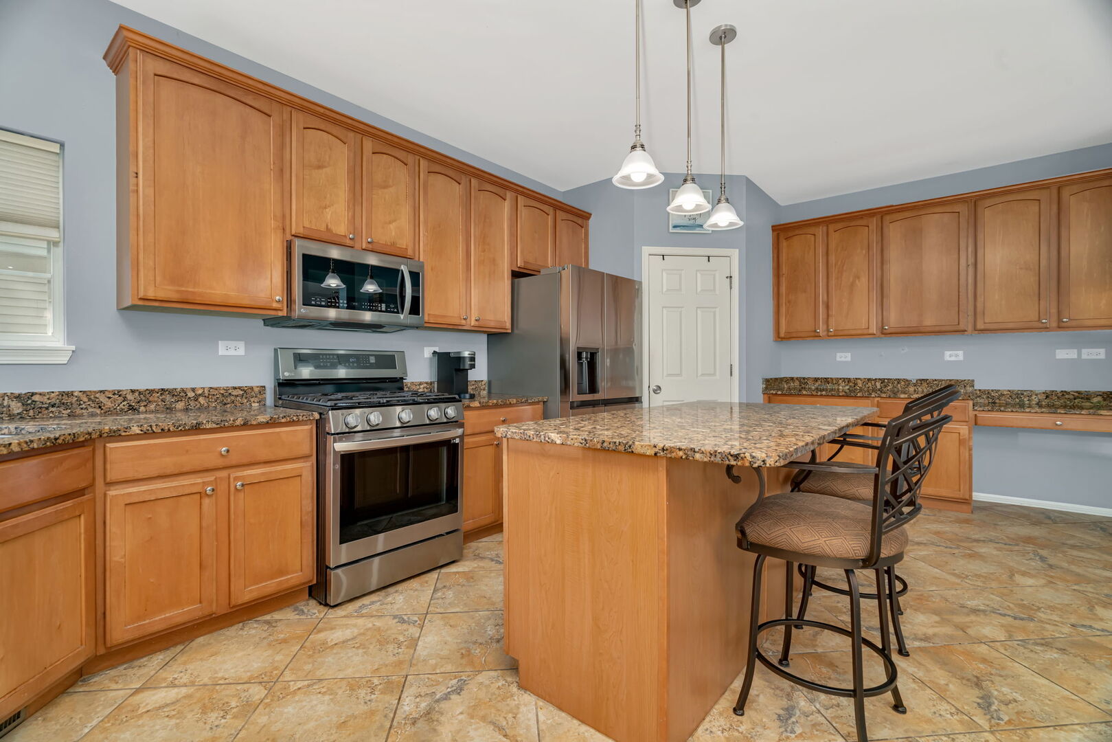 1002 Angelica Circle, Joliet, IL 60431