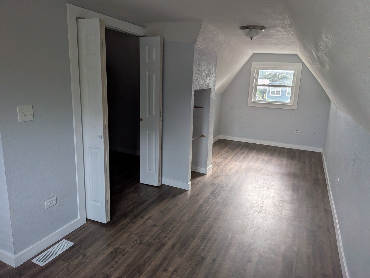 42 Rushmore Road, Fox Lake, IL 60020